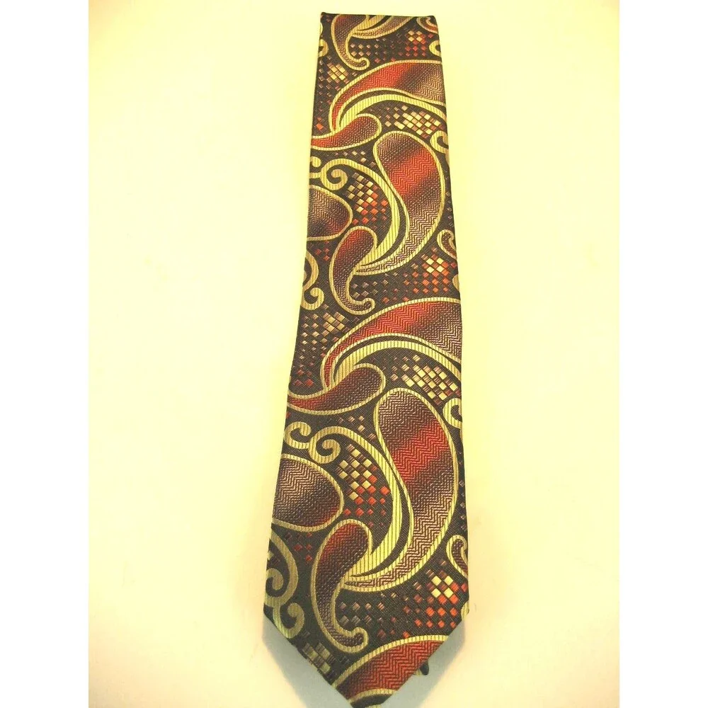 NWOT Pravata 100% Microfibre Geometric  Design Necktie
